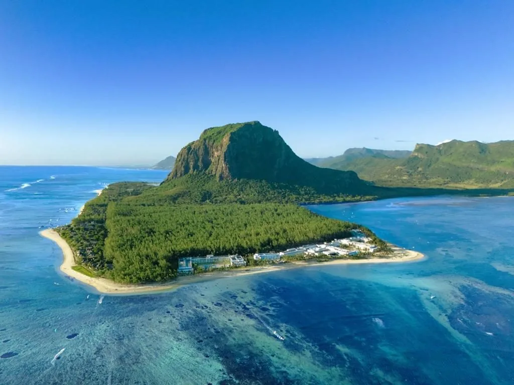 Die Halbinsel Le Morne aus der Luft