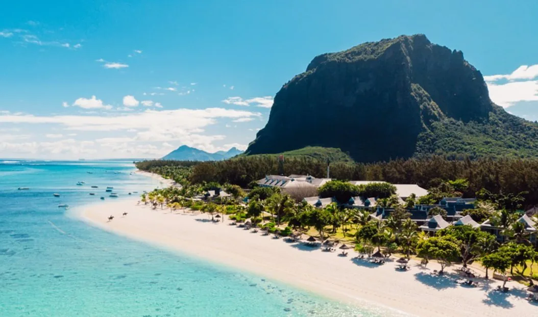 Der Strand von Le Morne aus der Luft
